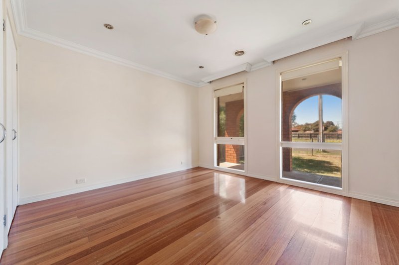 Photo - 1 Murray Street, Melton South VIC 3338 - Image 8