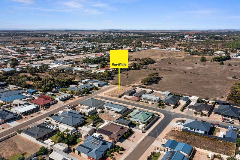 Photo - 1 Murrin Street, Moonta Bay SA 5558 - Image 2