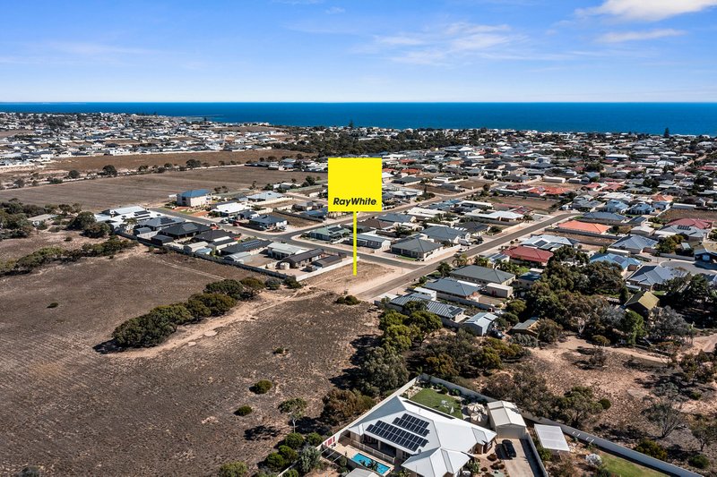 Photo - 1 Murrin Street, Moonta Bay SA 5558 - Image 4