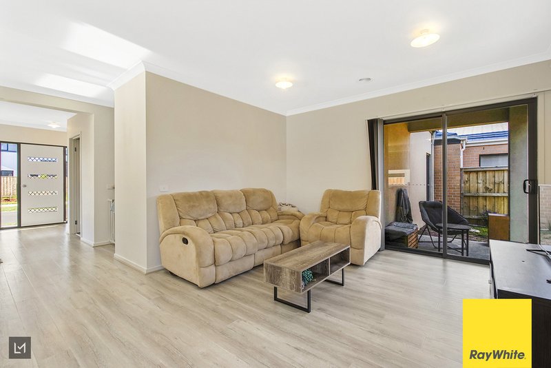 Photo - 1 Muscovy Way, Werribee VIC 3030 - Image 3