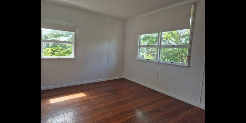 Photo - 1 Nakina Street, Southport QLD 4215 - Image 18