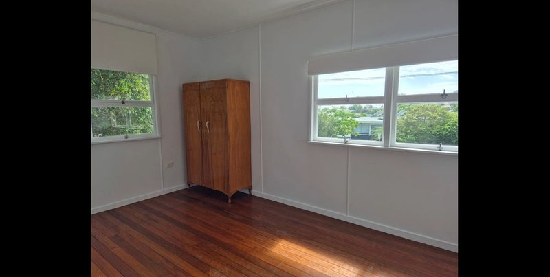 Photo - 1 Nakina Street, Southport QLD 4215 - Image 19