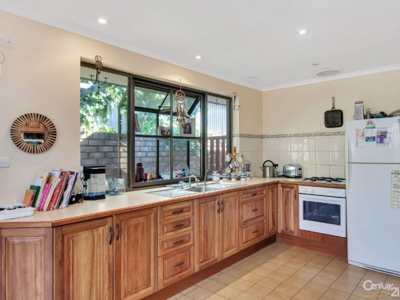 Photo - 1 Nanto Street, Hallett Cove SA 5158 - Image 5