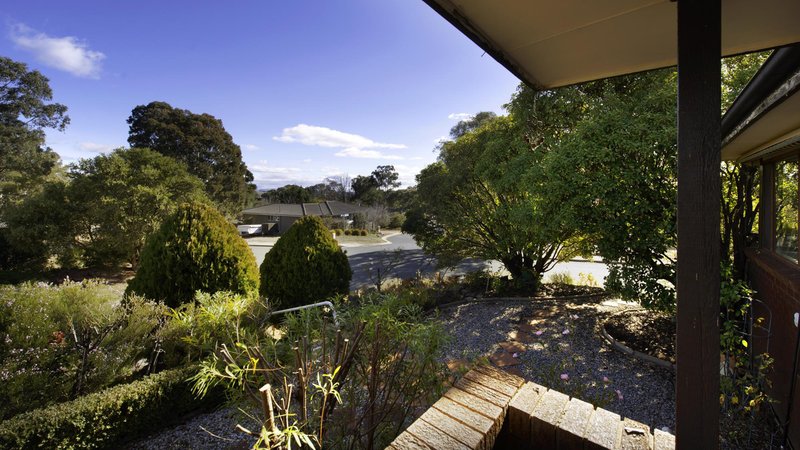 Photo - 1 Neeld Place, Charnwood ACT 2615 - Image 3