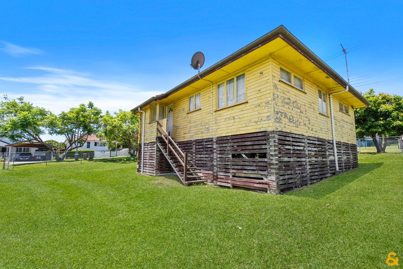 Photo - 1 Nevis Street, Manly West QLD 4179 - Image 3