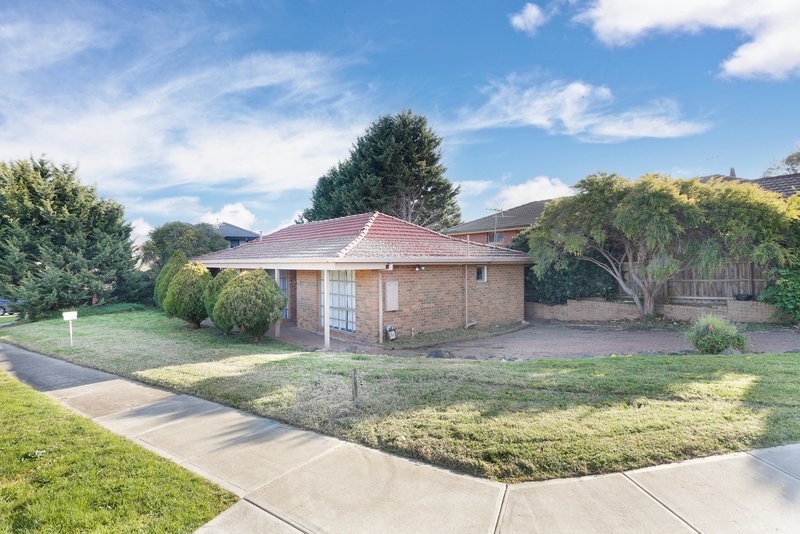 Photo - 1 Nicholson Crescent, Meadow Heights VIC 3048 - Image 2