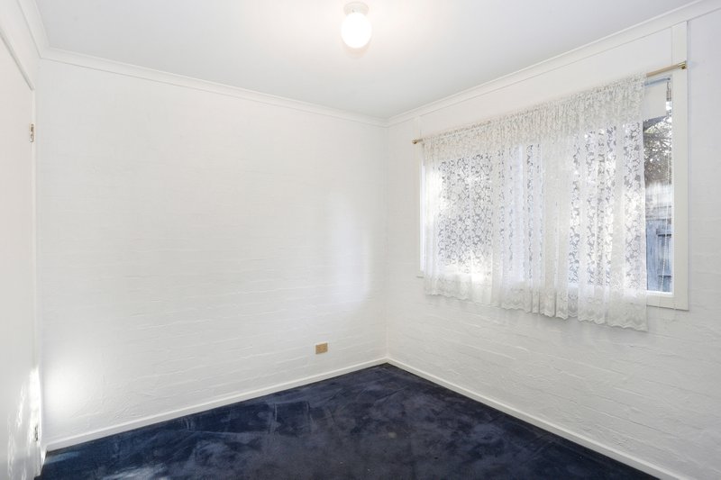 Photo - 1 Nicholson Crescent, Meadow Heights VIC 3048 - Image 7