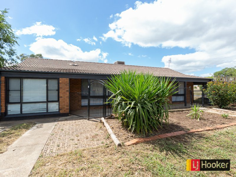 1 Nowland Crescent, Tamworth NSW 2340