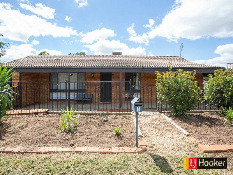 Photo - 1 Nowland Crescent, Tamworth NSW 2340 - Image 2