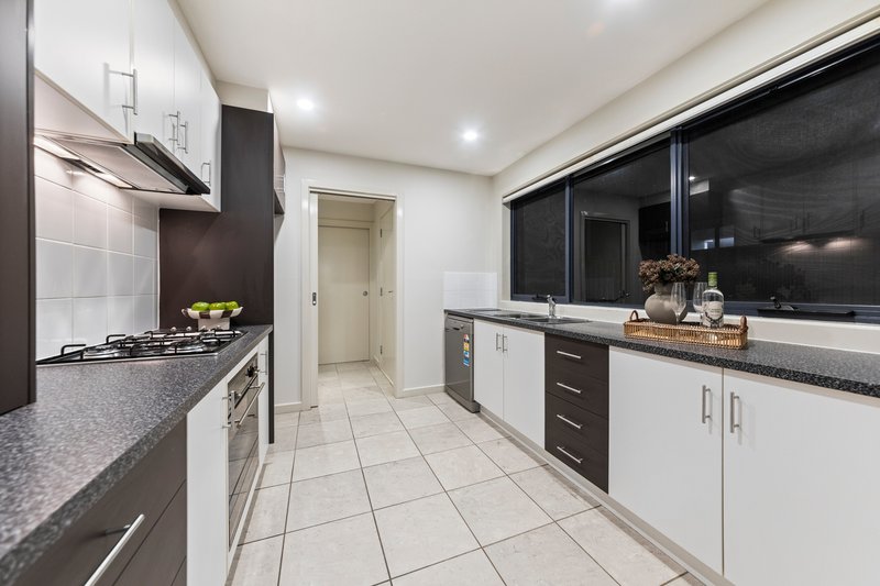 Photo - 1 Oaks Lane, Pakenham VIC 3810 - Image 5