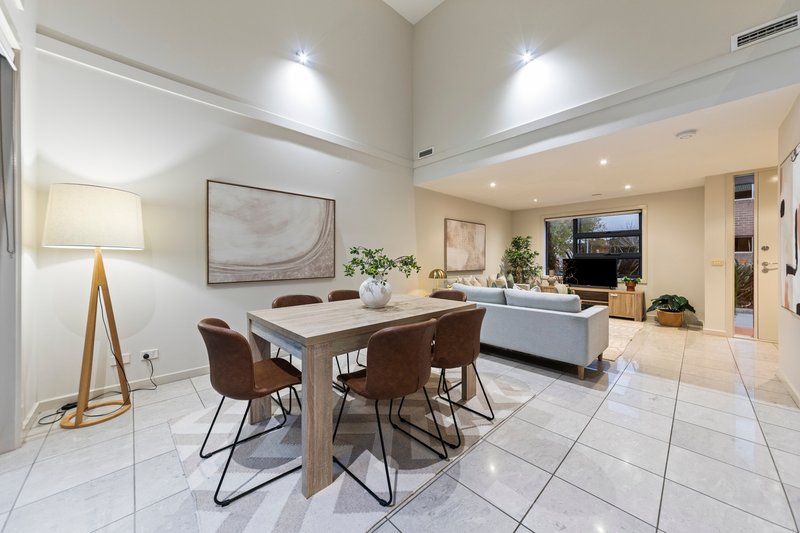 Photo - 1 Oaks Lane, Pakenham VIC 3810 - Image 7
