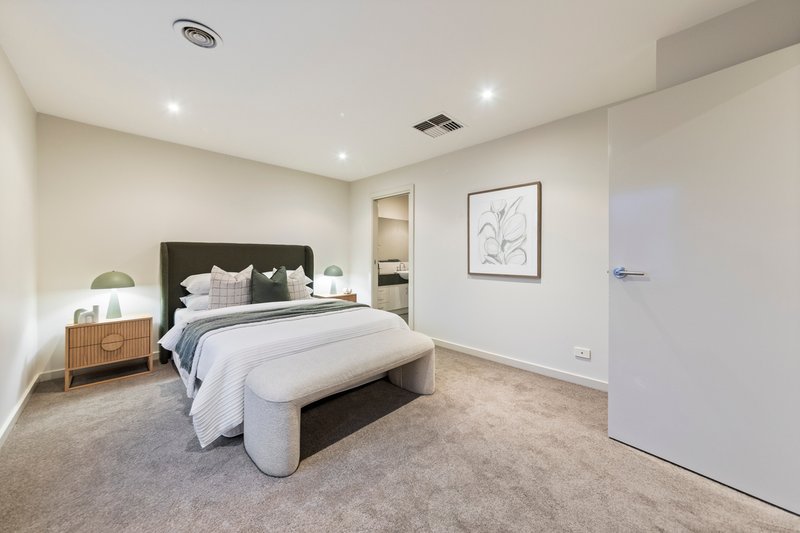 Photo - 1 Oaks Lane, Pakenham VIC 3810 - Image 9