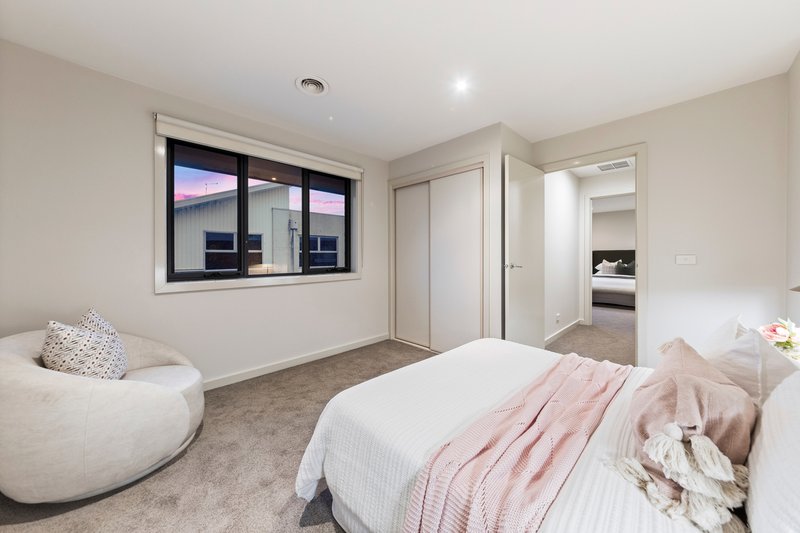 Photo - 1 Oaks Lane, Pakenham VIC 3810 - Image 13