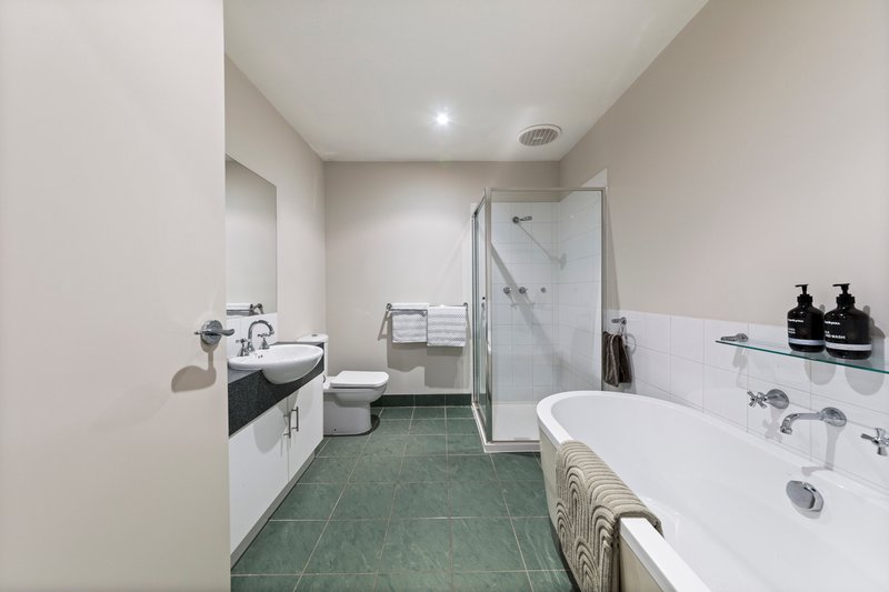 Photo - 1 Oaks Lane, Pakenham VIC 3810 - Image 16