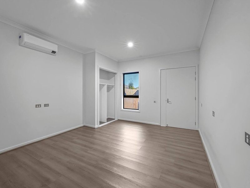 Photo - 1 Oaky Street, Donnybrook VIC 3064 - Image 9