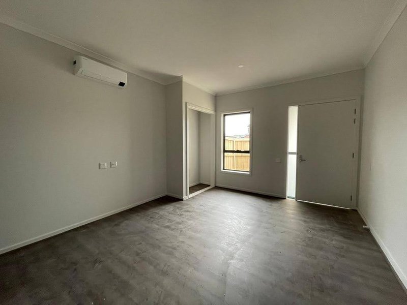 Photo - 1 Oaky Street, Donnybrook VIC 3064 - Image 10