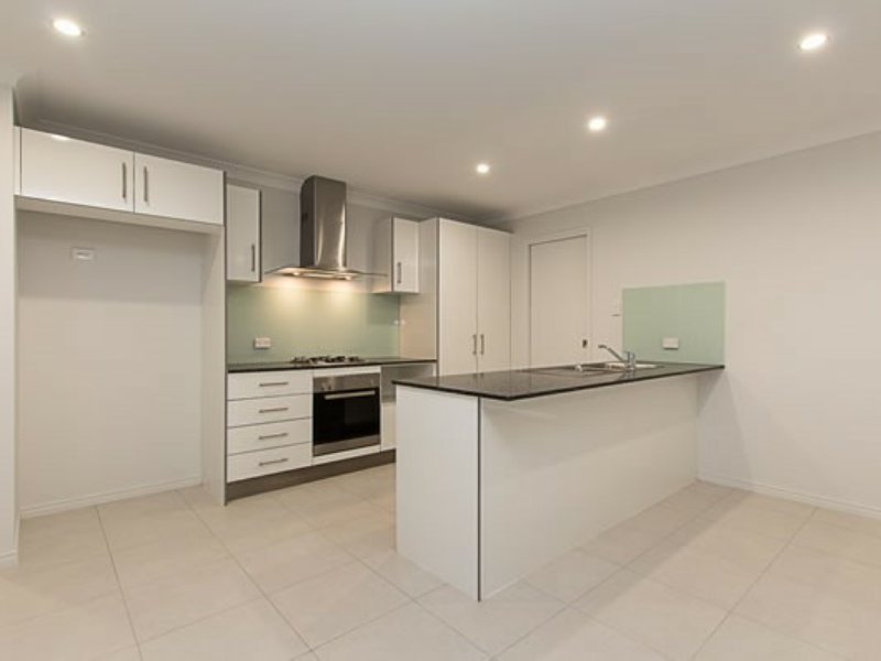 Photo - 1 Oasis Court, Marsden QLD 4132 - Image 3