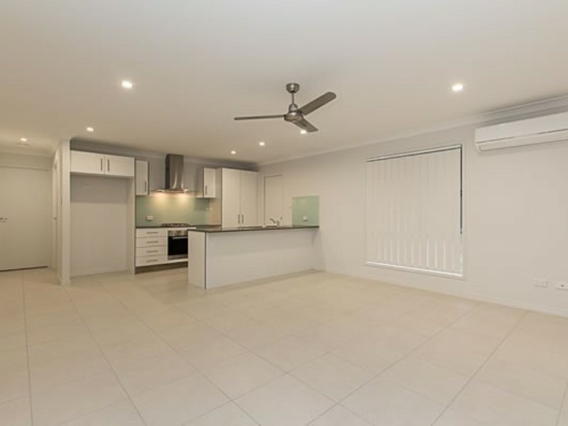 Photo - 1 Oasis Court, Marsden QLD 4132 - Image 13