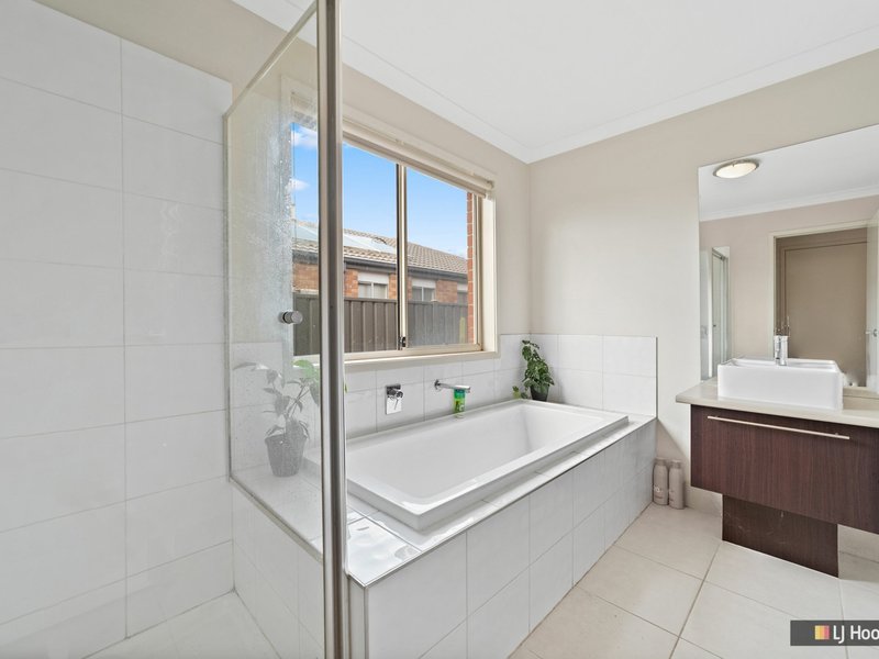 Photo - 1 Oconnor Road, Deer Park VIC 3023 - Image 11