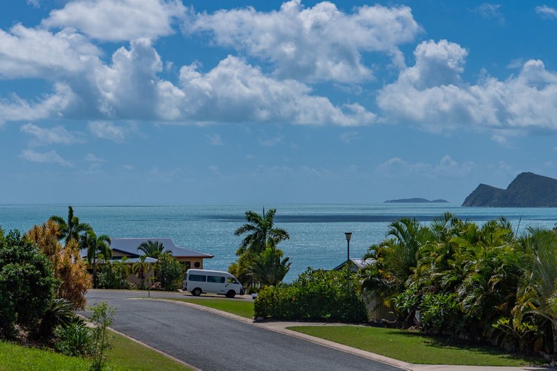 Photo - 1 Olden Court, Hideaway Bay QLD 4800 - Image 3