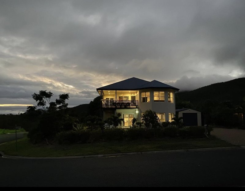 Photo - 1 Olden Court, Hideaway Bay QLD 4800 - Image 27