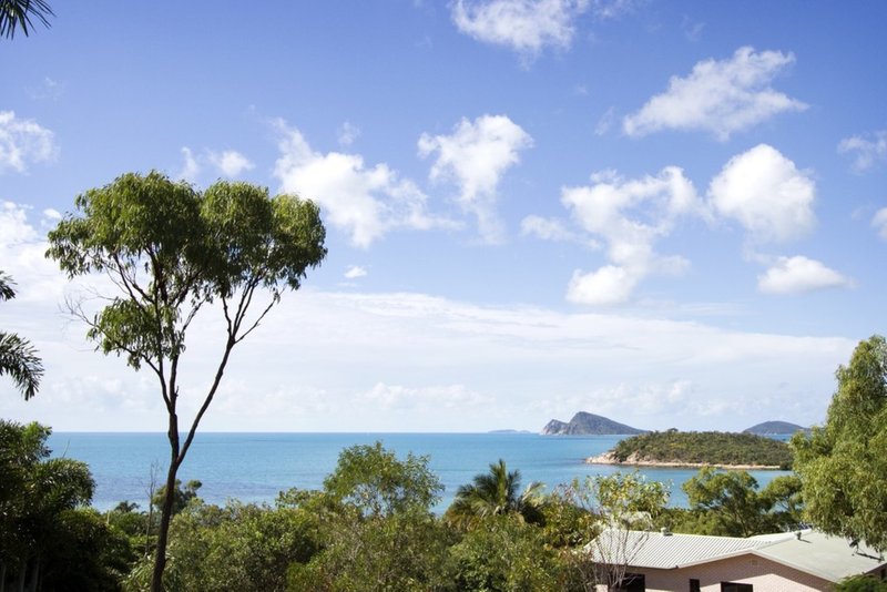 1 Olden Court, Hideaway Bay QLD 4800