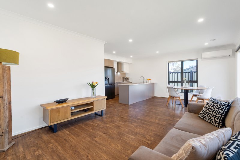 Photo - 1 Olivetree Loop, Craigieburn VIC 3064 - Image 4