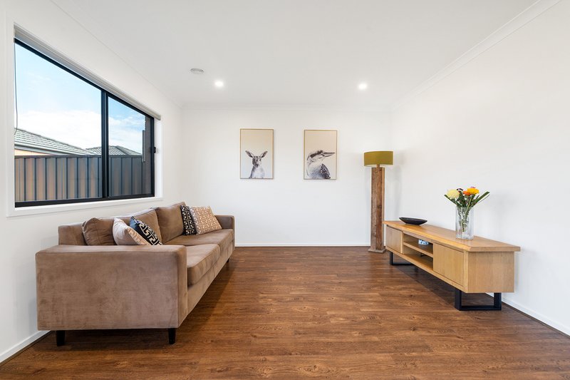 Photo - 1 Olivetree Loop, Craigieburn VIC 3064 - Image 5