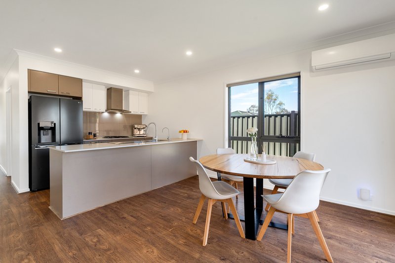 Photo - 1 Olivetree Loop, Craigieburn VIC 3064 - Image 6