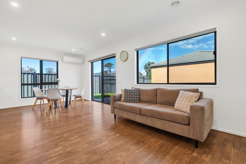 Photo - 1 Olivetree Loop, Craigieburn VIC 3064 - Image 7