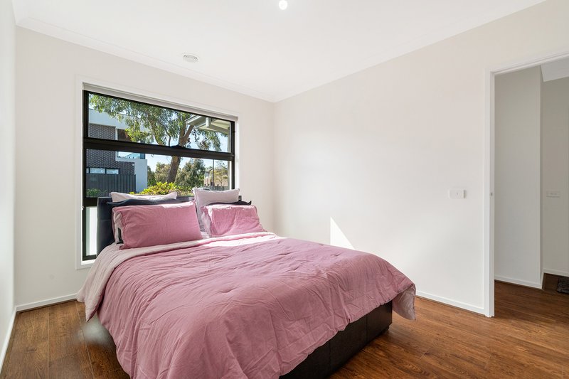 Photo - 1 Olivetree Loop, Craigieburn VIC 3064 - Image 12