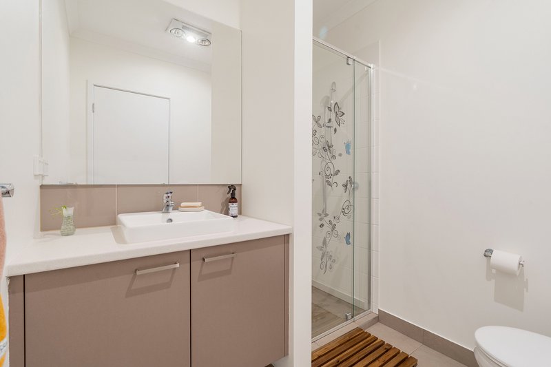 Photo - 1 Olivetree Loop, Craigieburn VIC 3064 - Image 14