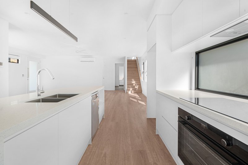 Photo - 1 Olola Street, Mount Gravatt East QLD 4122 - Image 3