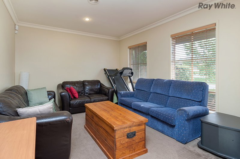 Photo - 1 Osmond Place, Caroline Springs VIC 3023 - Image 4