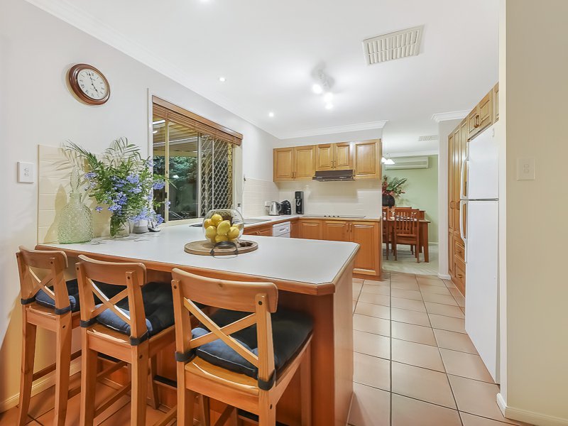 Photo - 1 Oxford Crescent, Bridgeman Downs QLD 4035 - Image 5