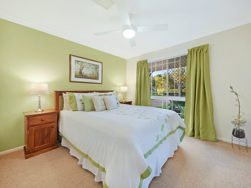 Photo - 1 Oxford Crescent, Bridgeman Downs QLD 4035 - Image 12