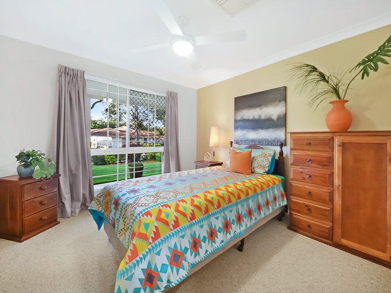 Photo - 1 Oxford Crescent, Bridgeman Downs QLD 4035 - Image 14