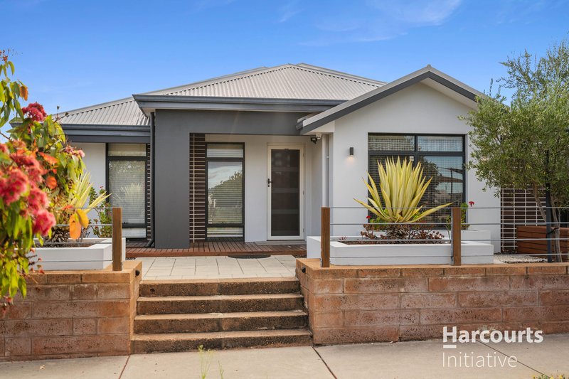 Photo - 1 Pallarup Crescent, Ellenbrook WA 6069 - Image 2