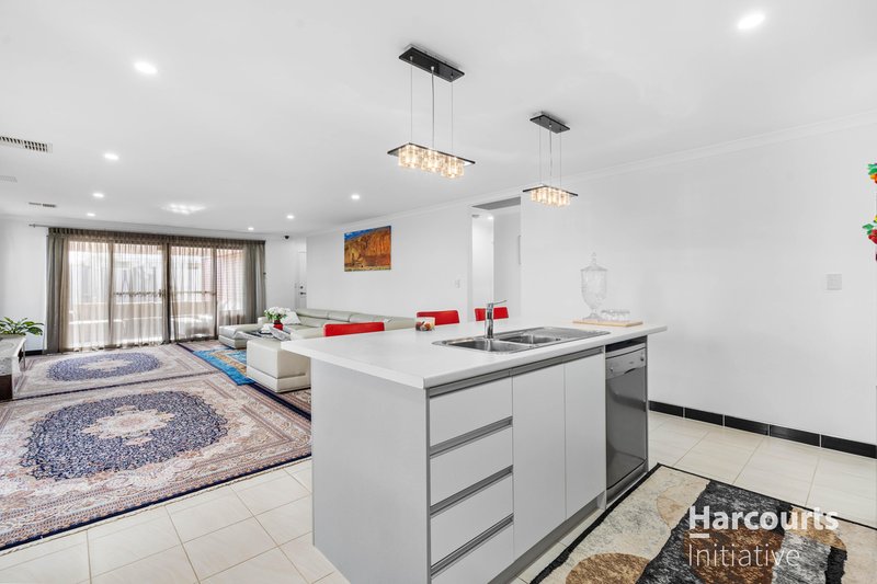 Photo - 1 Pallarup Crescent, Ellenbrook WA 6069 - Image 10