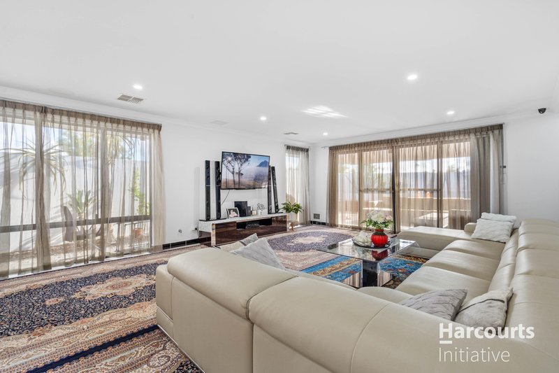 Photo - 1 Pallarup Crescent, Ellenbrook WA 6069 - Image 15