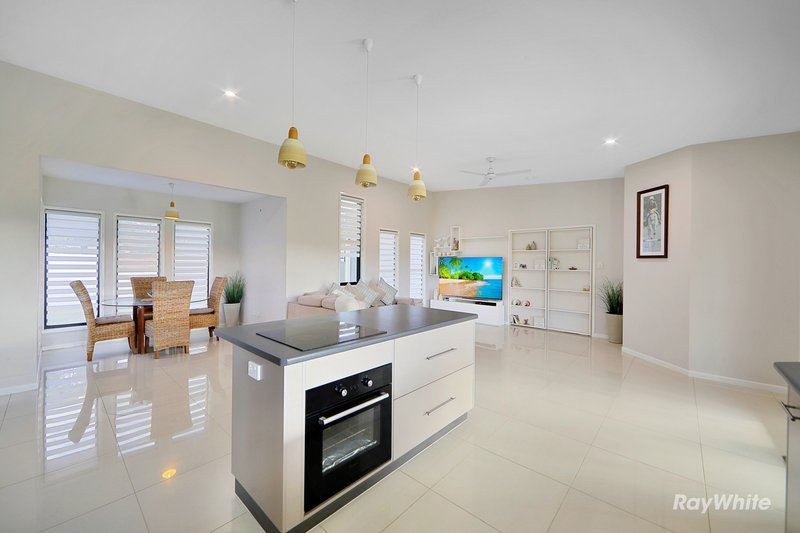 Photo - 1 Palm View Drive, Moore Park Beach QLD 4670 - Image 13