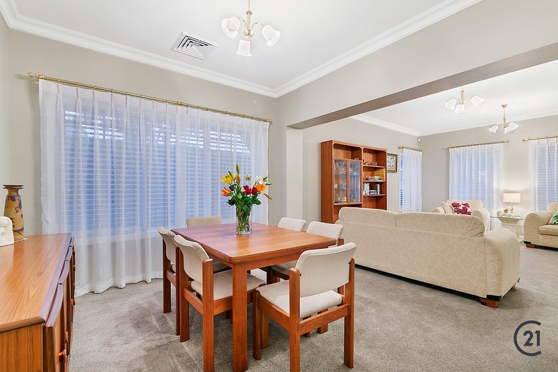 Photo - 1 Paperbark Crescent, Beaumont Hills NSW 2155 - Image 8