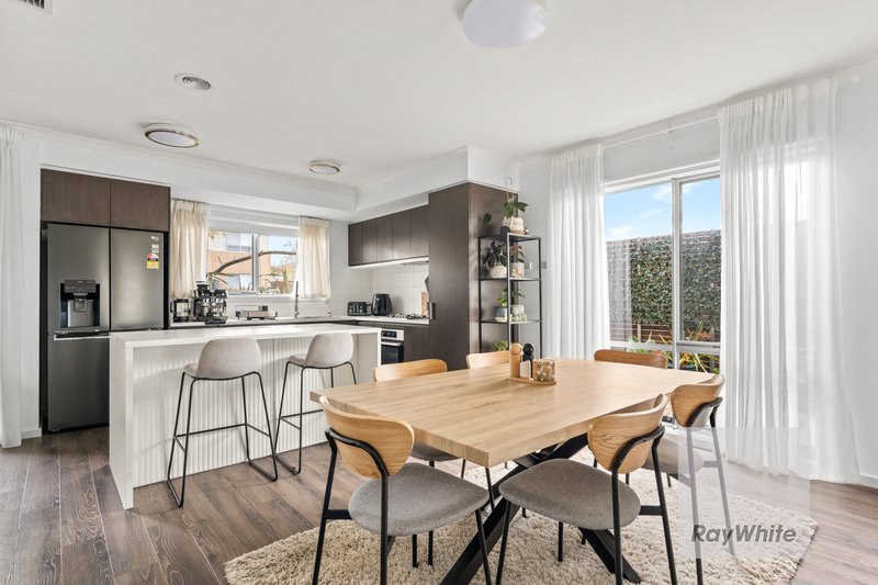 Photo - 1 Parkfield Walk, Westmeadows VIC 3049 - Image 3