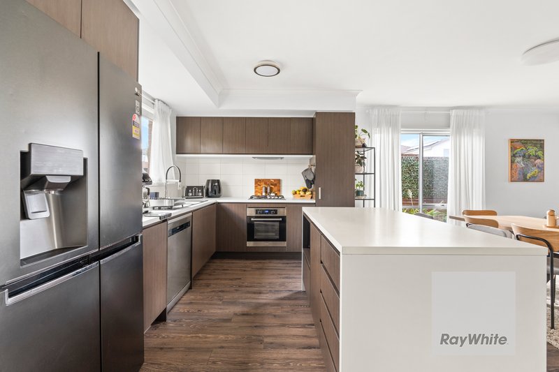 Photo - 1 Parkfield Walk, Westmeadows VIC 3049 - Image 4