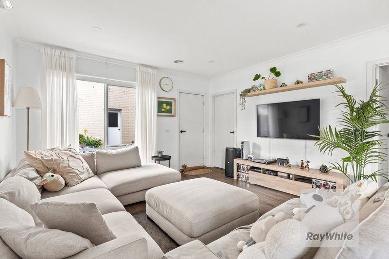 Photo - 1 Parkfield Walk, Westmeadows VIC 3049 - Image 6