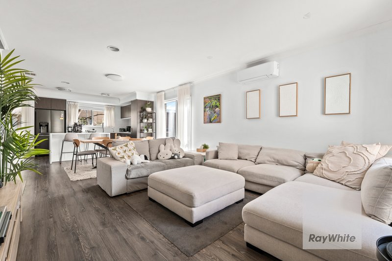 Photo - 1 Parkfield Walk, Westmeadows VIC 3049 - Image 7