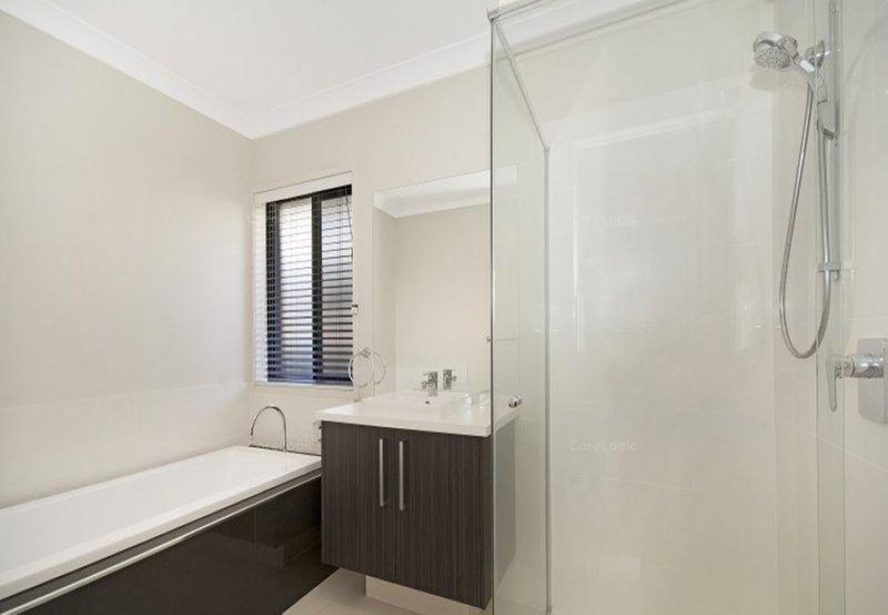 Photo - 1 Parkland Close, Birtinya QLD 4575 - Image 5