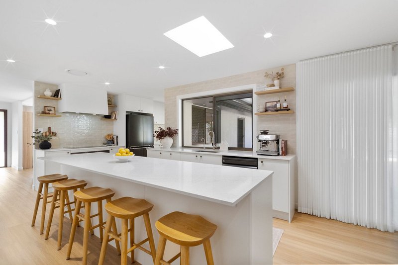 Photo - 1 Parkview Crescent, Shailer Park QLD 4128 - Image 3