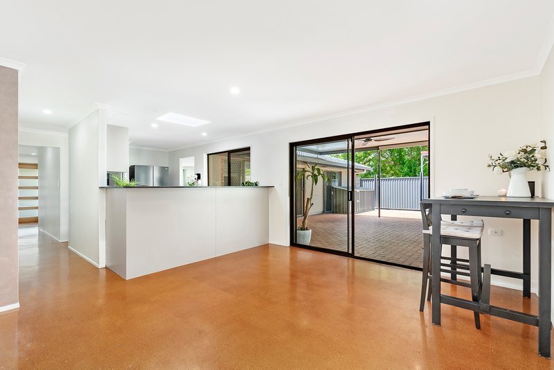 Photo - 1 Parkview Crescent, Shailer Park QLD 4128 - Image 5