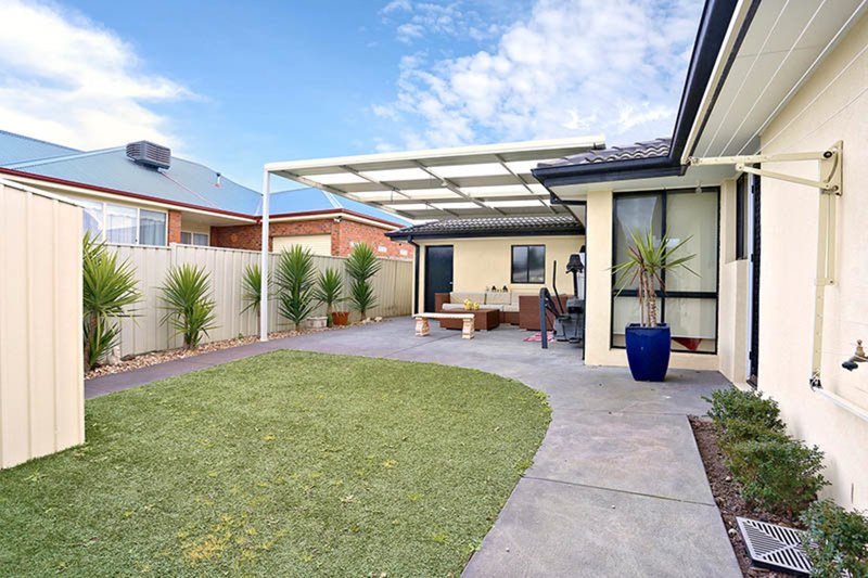 Photo - 1 Parkwood Close, Craigieburn VIC 3064 - Image 10